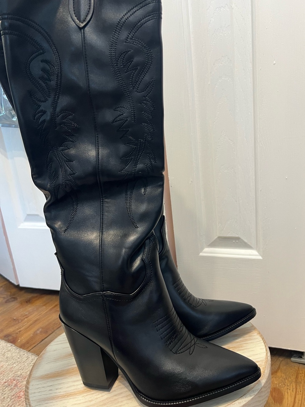 Black Women’s Western-Style Knee High Block Heel Boots